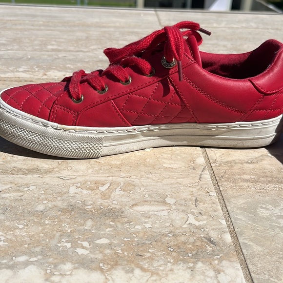 Guess sneakers in Red size 8 women’s - Picture 3 of 6
